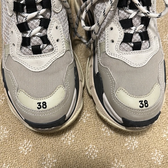Balenciaga triple s sneaker size 38 - Picture 6 of 6